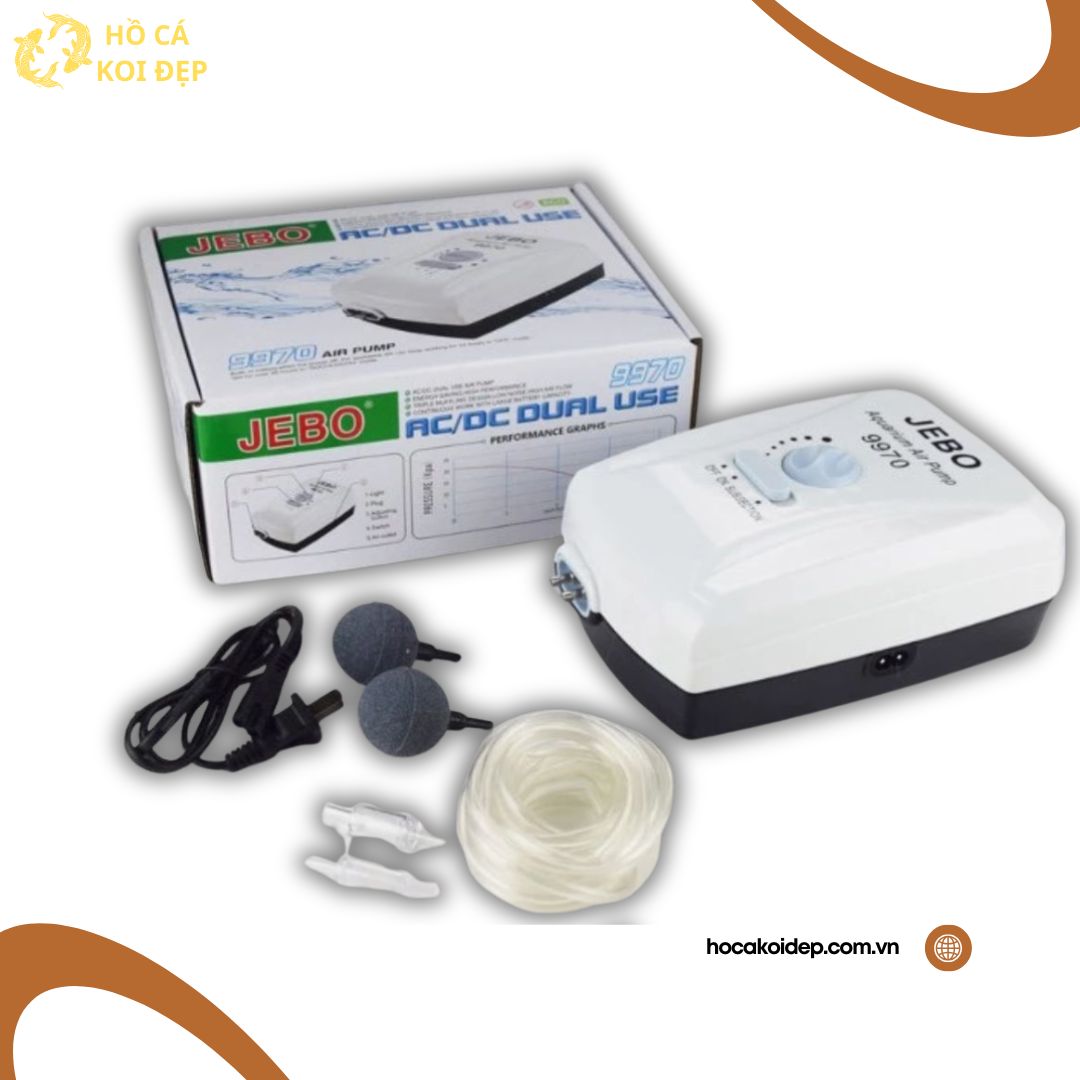 2 30 Máy sủi oxy tích điện Jebo 9970 với đầy đủ phụ kiện đi kèm như dây dẫn khí, van một chiều và đầu sủi.