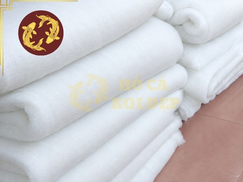 Bông Lọc Hồ Cá Có Tác Dụng Gì? Hướng Dẫn Sử Dụng Đúng Cách 1 Khi nước đi qua lớp bông lọc hồ cá, các hạt cặn sẽ bị giữ lại giữa những sợi bông