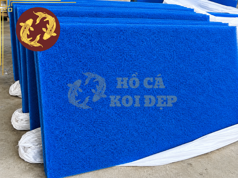 Jmat Lọc Hồ Koi: Cấu Tạo, Công Dụng Và Cách Lắp Đặt Đúng Chuẩn 4 Với hồ koi mini hoặc hồ có thể tích nhỏ, người dùng có thể cắt tấm jmat theo kích thước ngăn lọc để tận dụng tối đa diện tích.