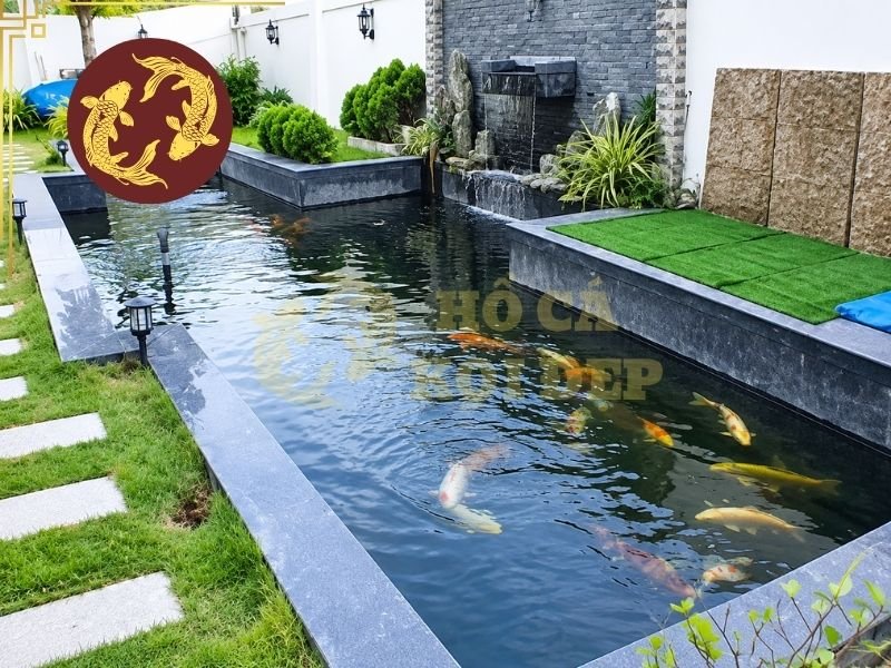 Quy Trình Sơn Hồ Cá Koi Đúng Chuẩn, Hạn Chế Bong Tróc Và Thấm Nước 1 Sơn hồ cá koi không chỉ có tác dụng tạo màu mà còn giúp hoàn thiện bề mặt kết cấu bên trong hồ