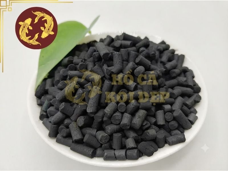 Cách Sử Dụng Than Hoạt Tính Cho Hồ Koi Hiệu Quả 6 Nên lựa chọn sản phẩm chuyên dụng cho hồ cá koi hoặc hệ thống lọc nước, có thông tin rõ ràng về nguồn gốc và đặc tính vật liệu.