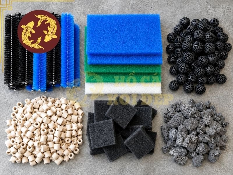 Thứ Tự Vật Liệu Lọc Hồ Koi: Hướng Dẫn Sắp Xếp Đúng Cách 1 Khi nước được đưa vào hệ thống lọc, những chất này cần được xử lý theo từng bước thay vì đi qua tất cả vật liệu một cách ngẫu nhiên.