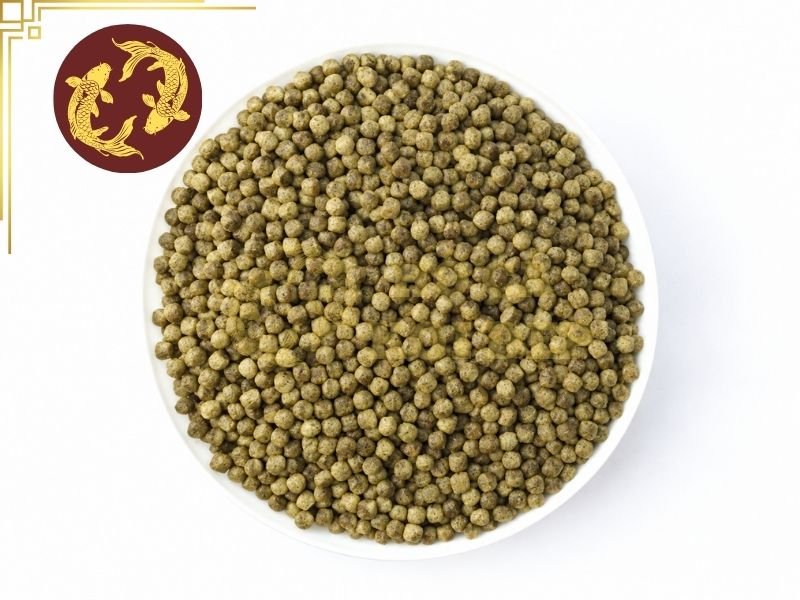 Top Cám Koi 2026 Được Sử Dụng Phổ Biến Hiện Nay 6 Cần lựa chọn viên cám với size hợp lý để cá không bỏ thức ăn thừa